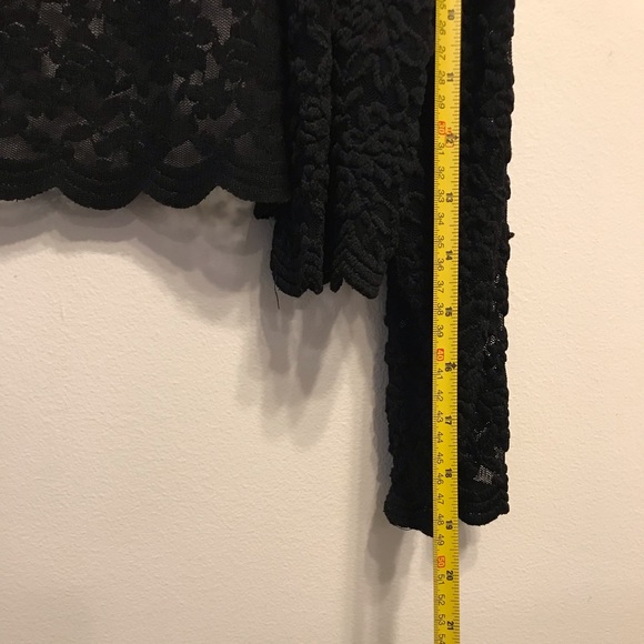 Black lace shoulder wrap - Picture 3 of 4
